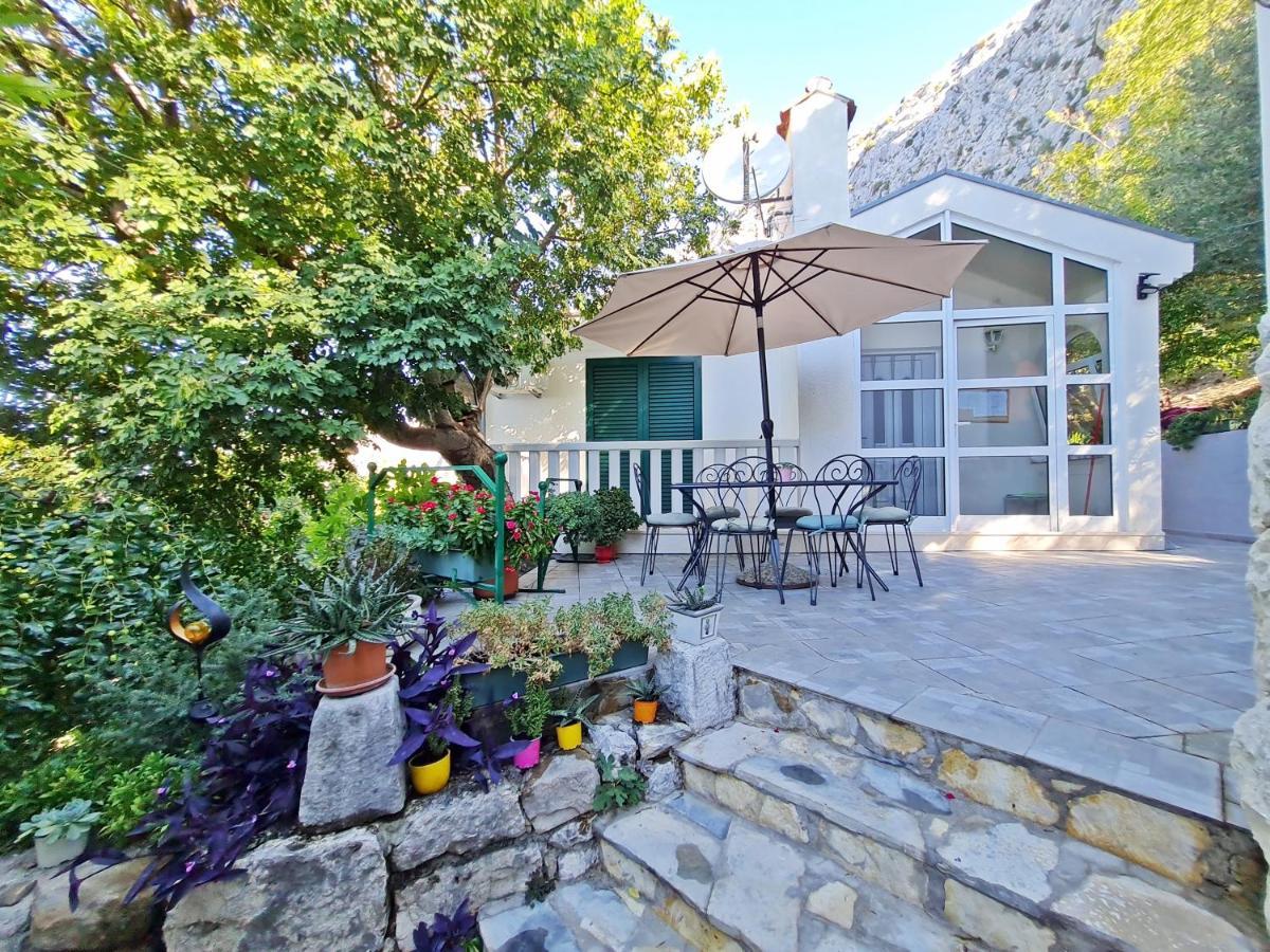 Apartment Ivana Borak Omiš Екстериор снимка