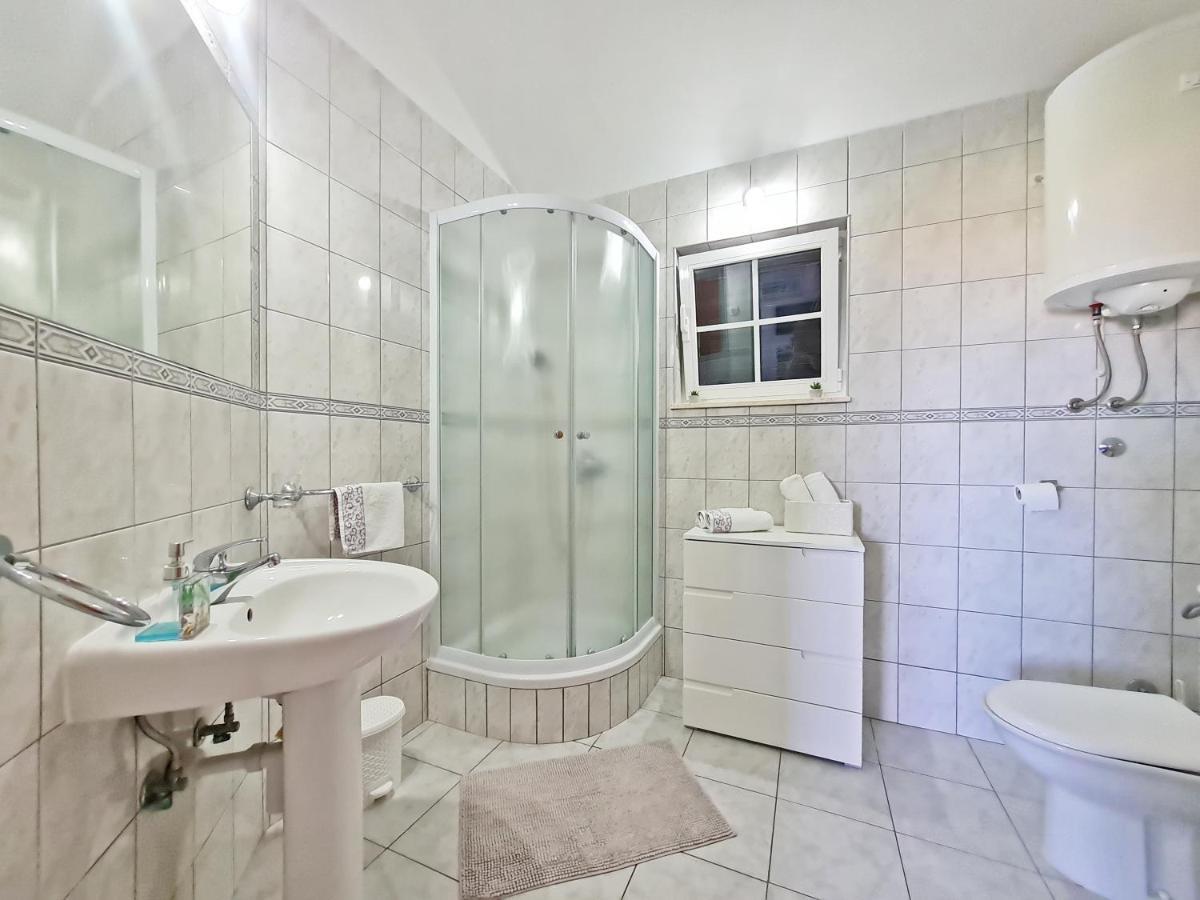 Apartment Ivana Borak Omiš Екстериор снимка