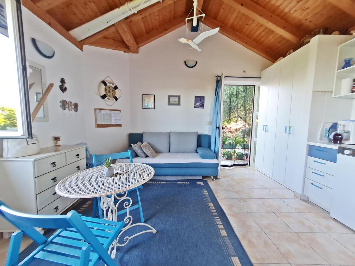 Apartment Ivana Borak Omiš Екстериор снимка