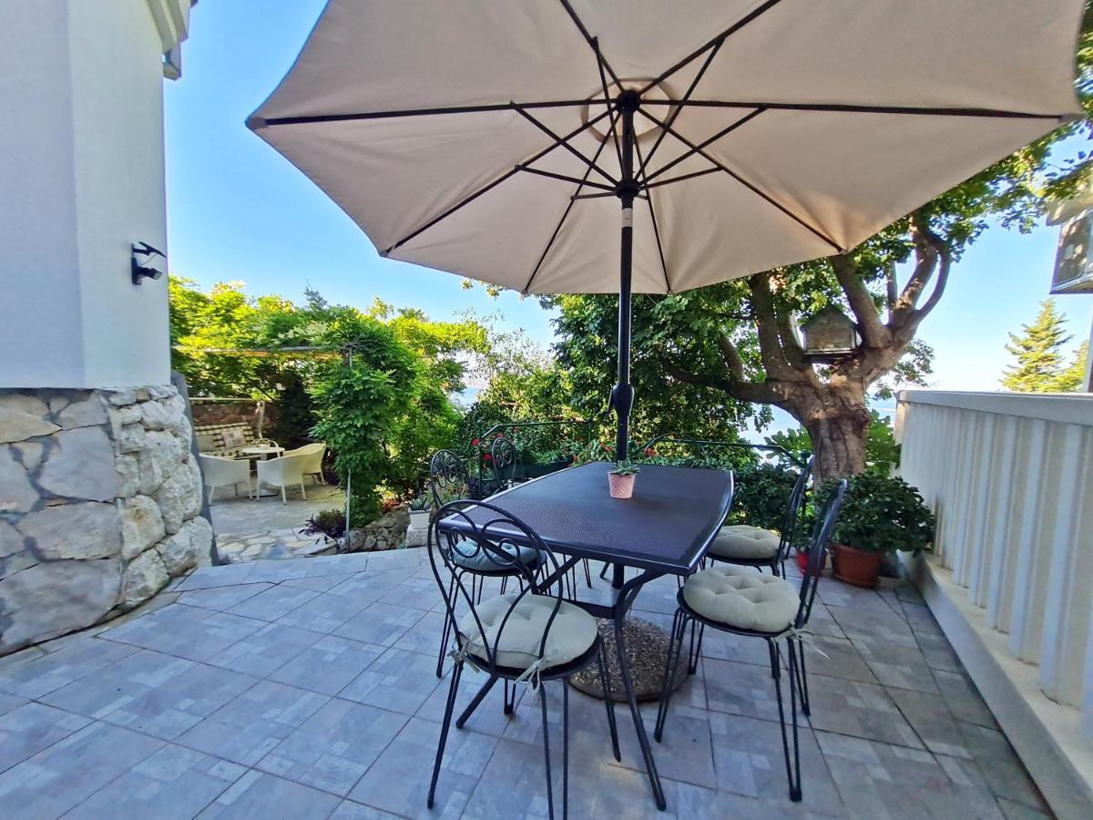 Apartment Ivana Borak Omiš Екстериор снимка