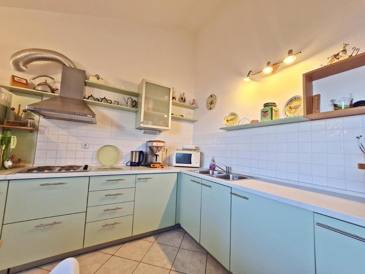 Apartment Ivana Borak Omiš Екстериор снимка