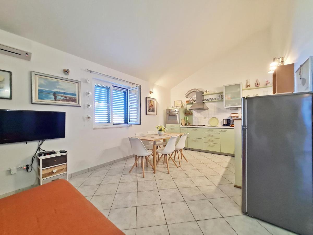 Apartment Ivana Borak Omiš Екстериор снимка